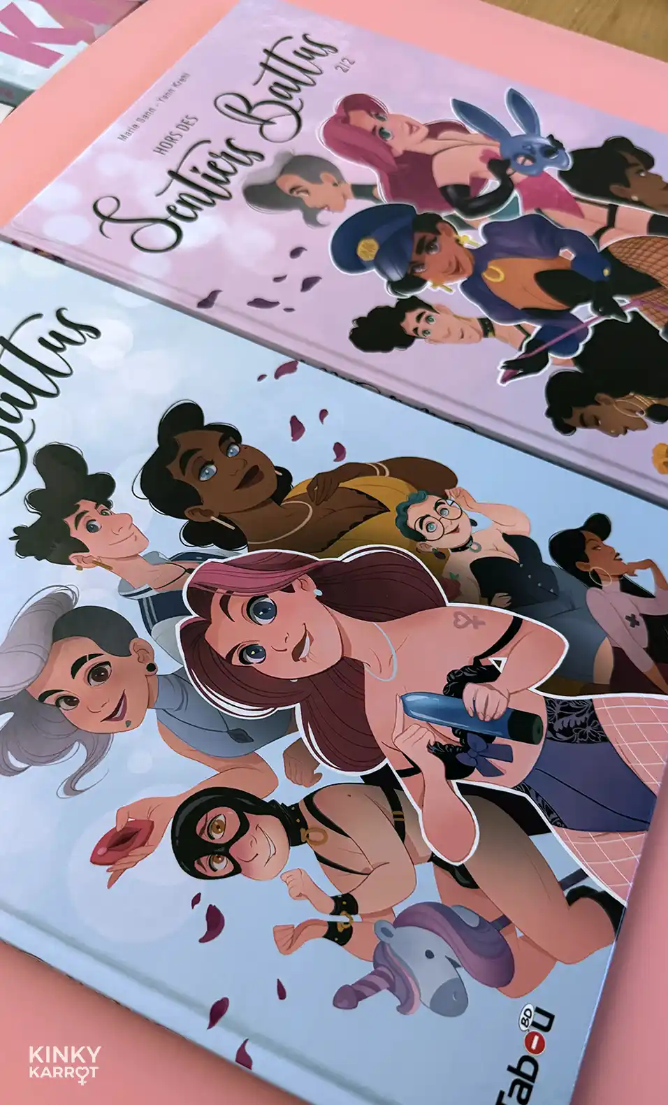 Hors des Sentiers Battus Kinky Karrot erotic graphic novel set French